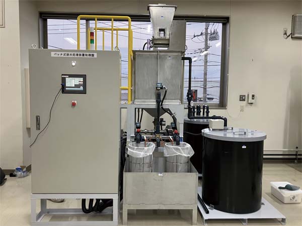 補強なしで荷重制限をクリア！2階の狭小スペースに硝子排水処理設備を新設